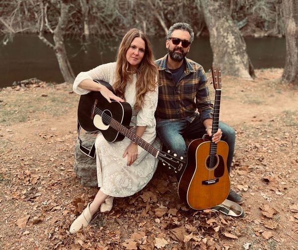 Live Music: Jo & Ray