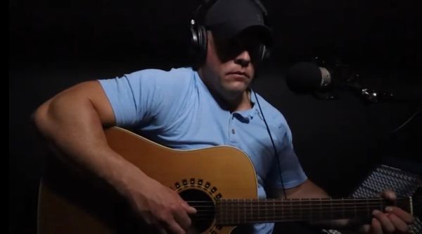 Live Music: David Wayne