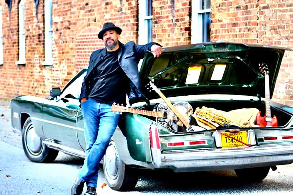 Live Music:  Mojo Parker